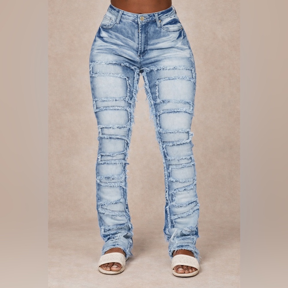 Rockstar Original Zariyah Stacked Flare Jeans Med Wash Distressed Size L‎ NWT